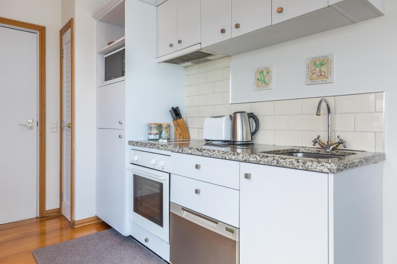 Stunning Waterfront Location With Huge Balcony! Apartment Auckland Ngoại thất bức ảnh